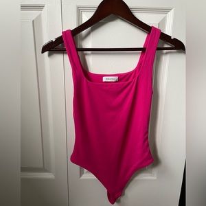 🌺 Aritzia Babaton contour sleeveless bodysuit